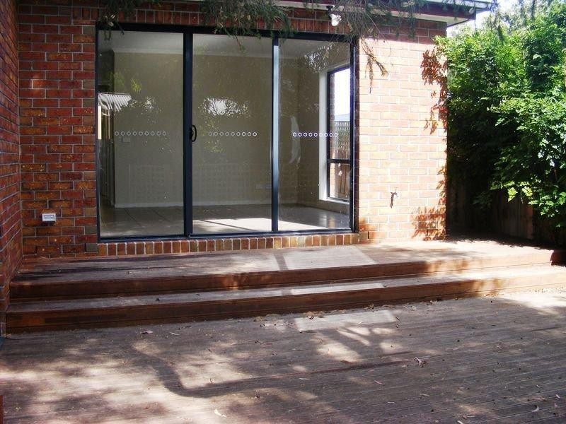 16 Warraburra Avenue, Rosebud VIC 3939