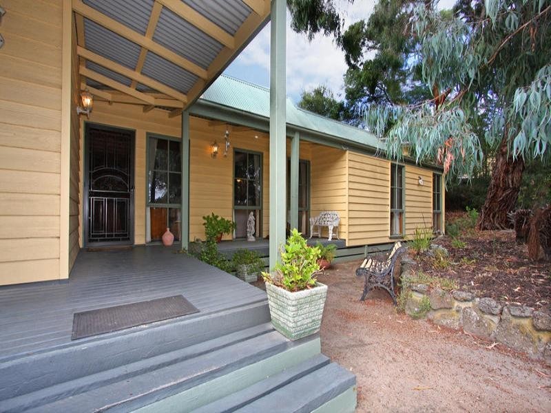 13 Yambill Avenue, Rosebud VIC 3939