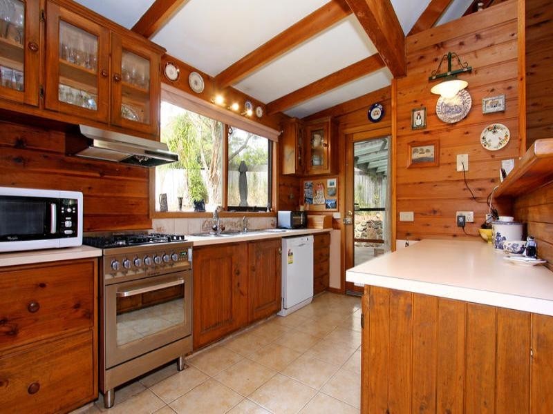 13 Yambill Avenue, Rosebud VIC 3939