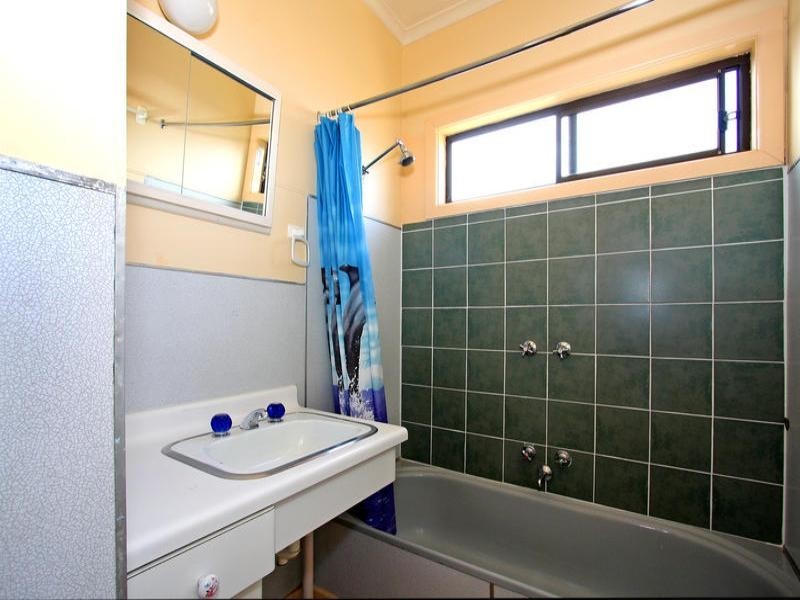 120 Ninth Avenue, Rosebud VIC 3939