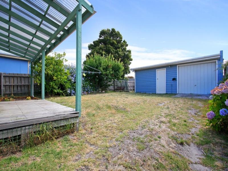 120 Ninth Avenue, Rosebud VIC 3939