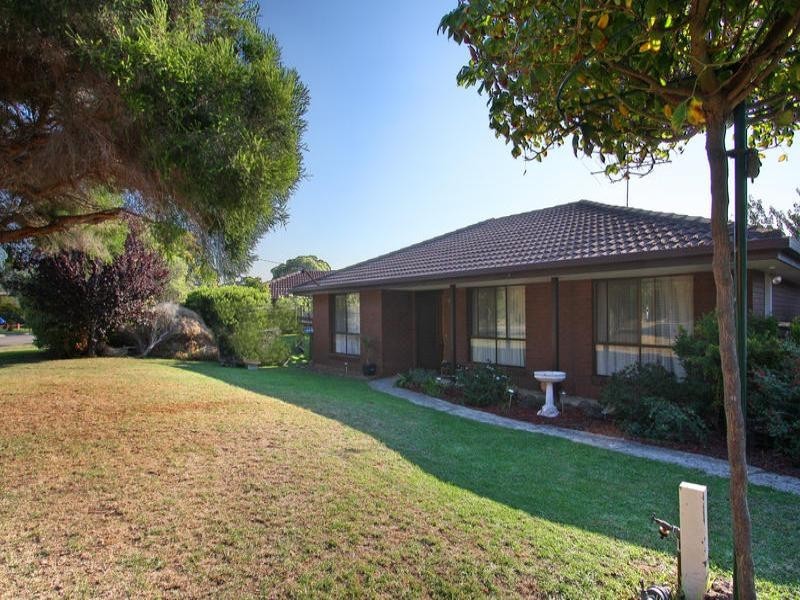 6 Harveson Drive, Rosebud VIC 3939