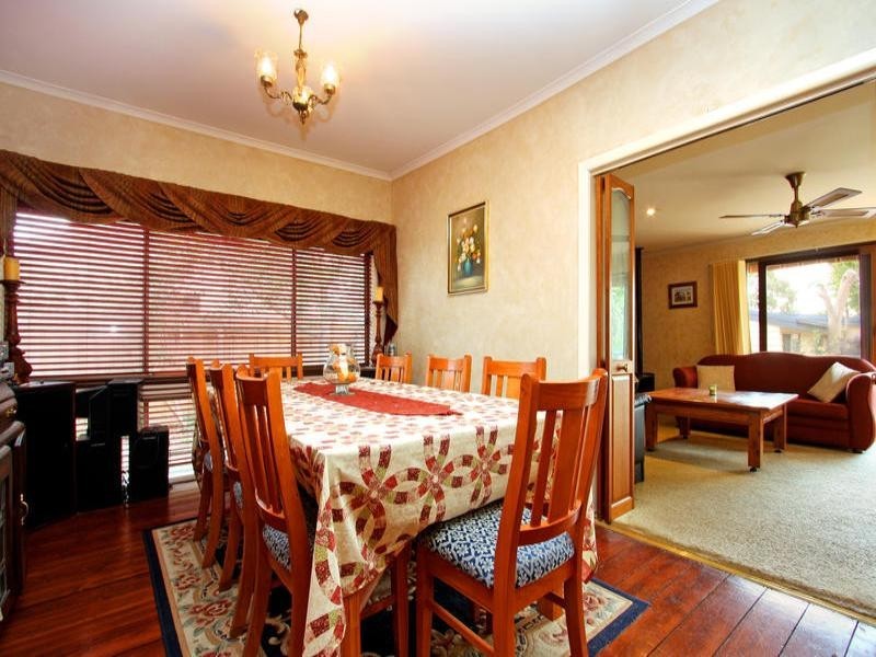 16 Mark Street, Rosebud VIC 3939