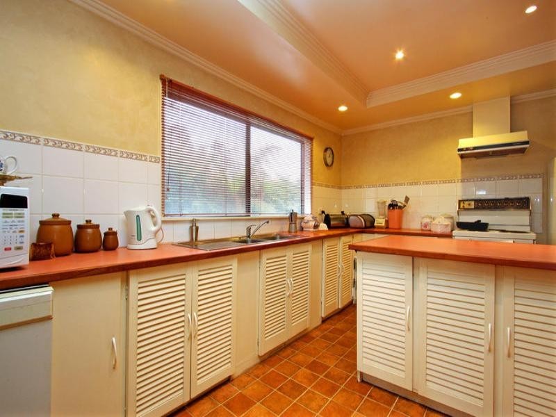 16 Mark Street, Rosebud VIC 3939