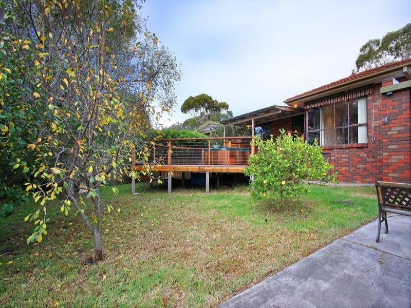 8 Dahlia Street, Dromana VIC 3936