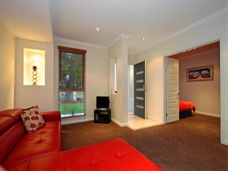 90 Warranilla Avenue, Rosebud VIC 3939