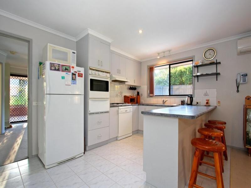 21 Cootamundra Avenue, Rosebud VIC 3939