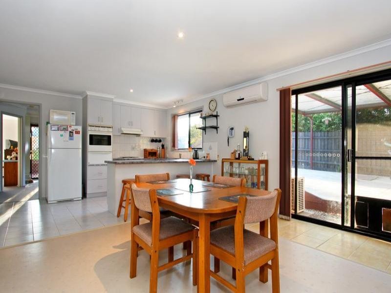 21 Cootamundra Avenue, Rosebud VIC 3939