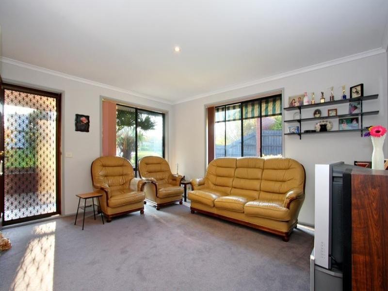 21 Cootamundra Avenue, Rosebud VIC 3939