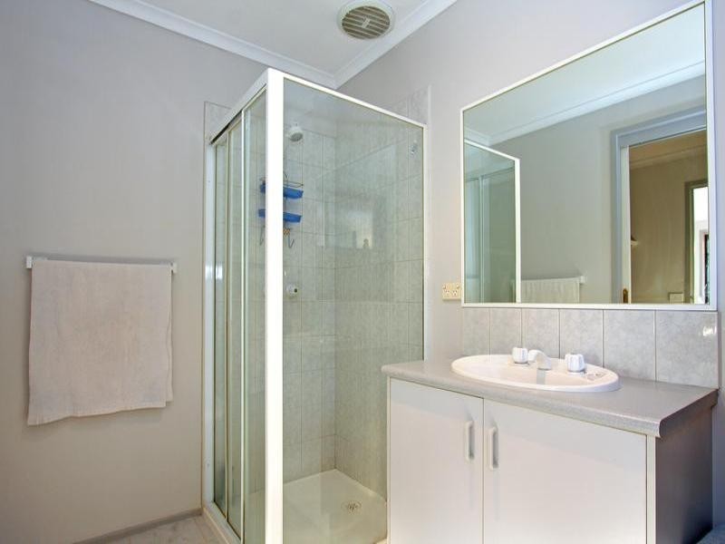 21 Cootamundra Avenue, Rosebud VIC 3939