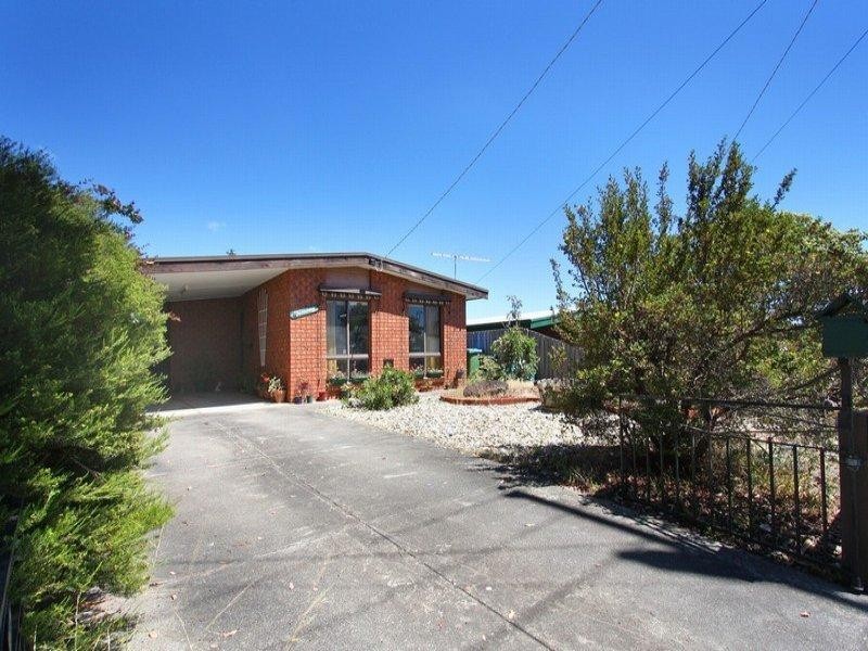 176 Eighth Avenue, Rosebud VIC 3939