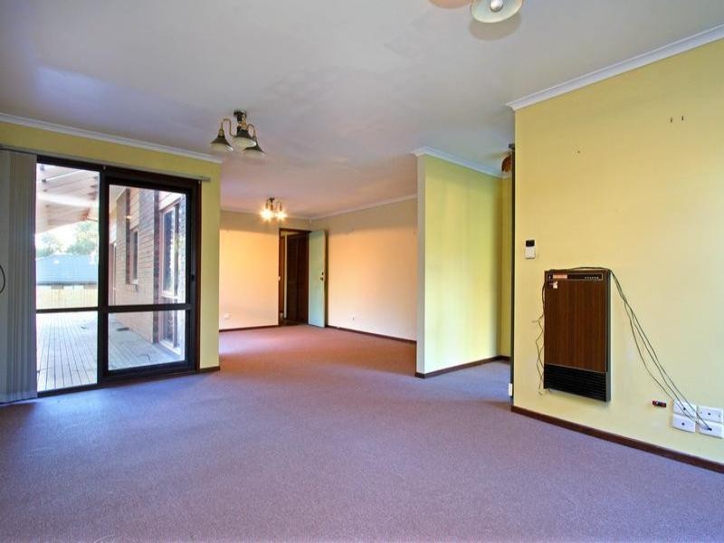 86 Leon Avenue, Rosebud VIC 3939