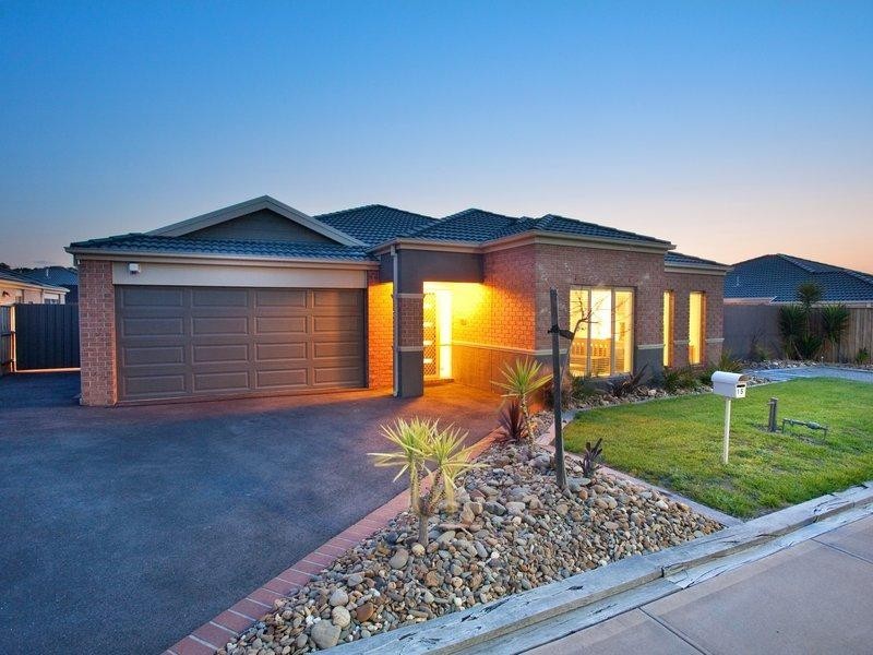 15 Parkedge Circuit, Rosebud VIC 3939