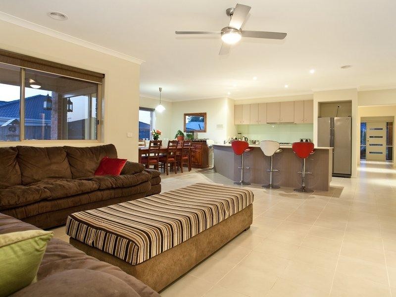 15 Parkedge Circuit, Rosebud VIC 3939