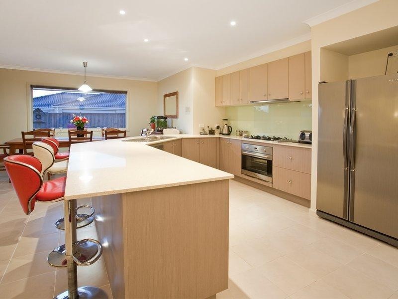 15 Parkedge Circuit, Rosebud VIC 3939