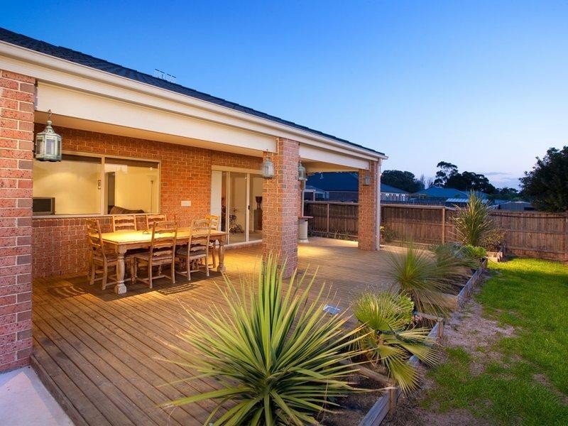 15 Parkedge Circuit, Rosebud VIC 3939