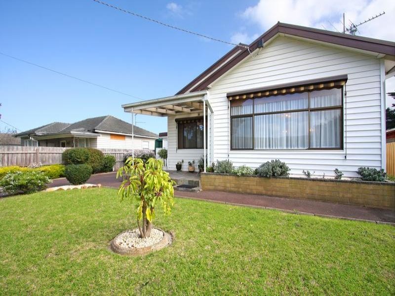 16 Ocean Street, Rosebud VIC 3939