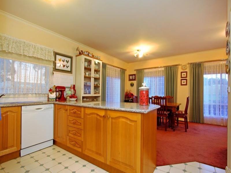 11 Cleek Crescent, Rosebud VIC 3939