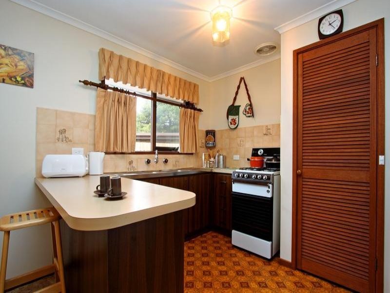 5 Gannett Avenue, Rosebud West VIC 3940
