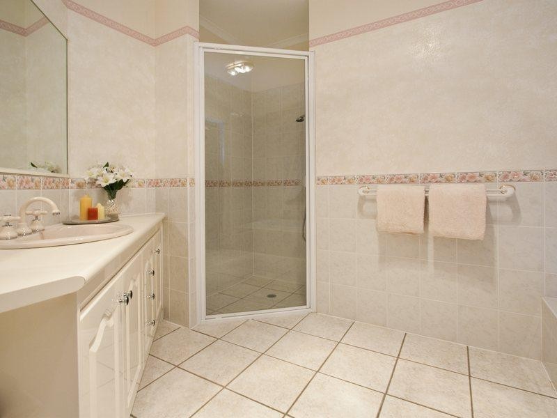 8 Denholm Street, Rosebud VIC 3939