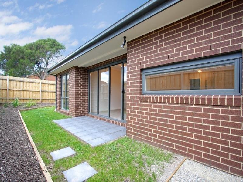 2/77 Hayes Avenue, Rosebud VIC 3939