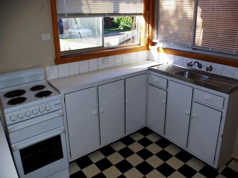 106 Fifth Avenue, Rosebud VIC 3939