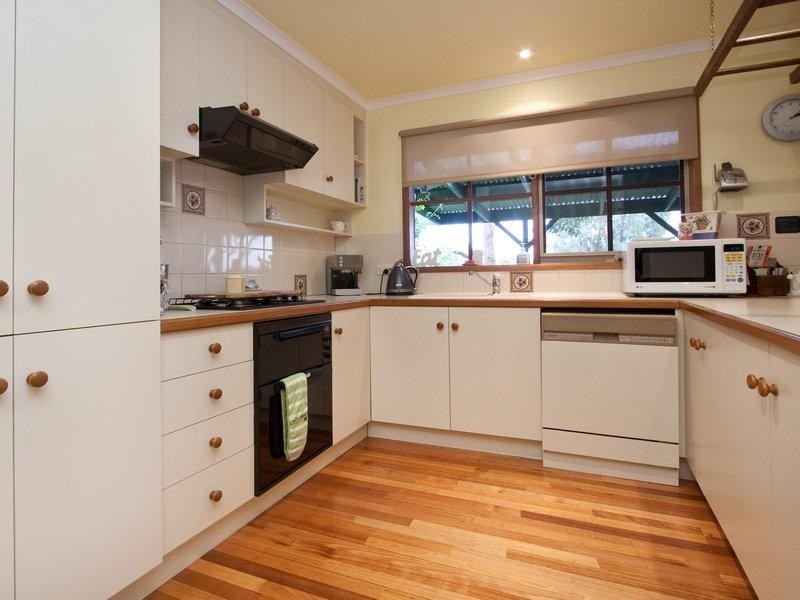 50 Carrathool Avenue, Rosebud VIC 3939