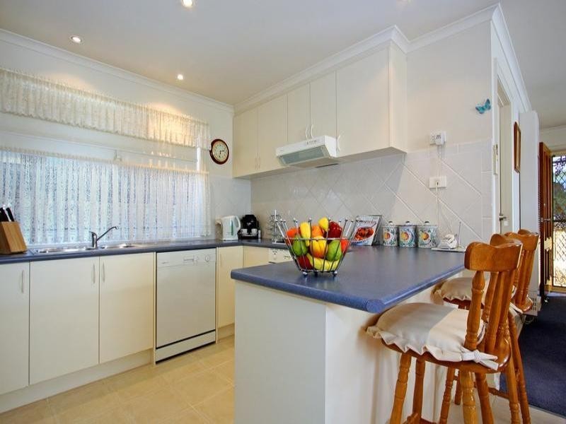 141 Ninth Avenue, Rosebud VIC 3939