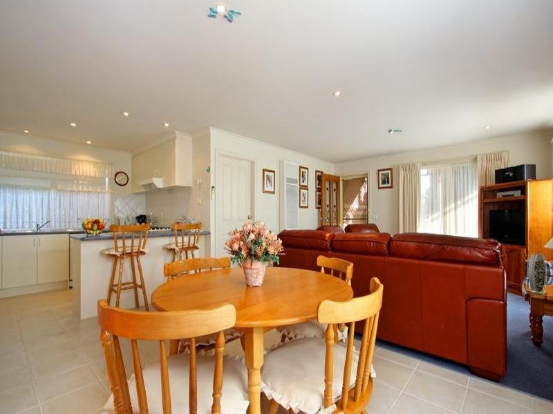 141 Ninth Avenue, Rosebud VIC 3939