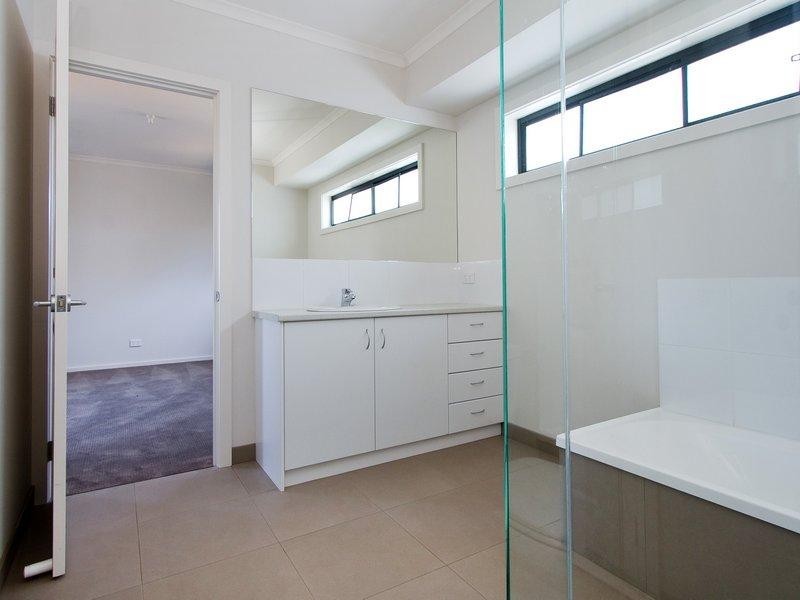 3/28 Broadway, Rosebud VIC 3939