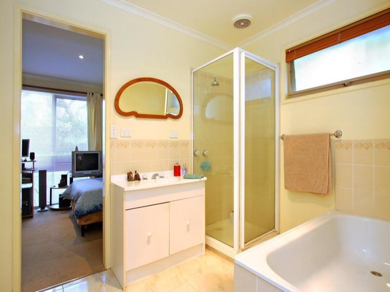 22 Murawa Drive, Rosebud VIC 3939