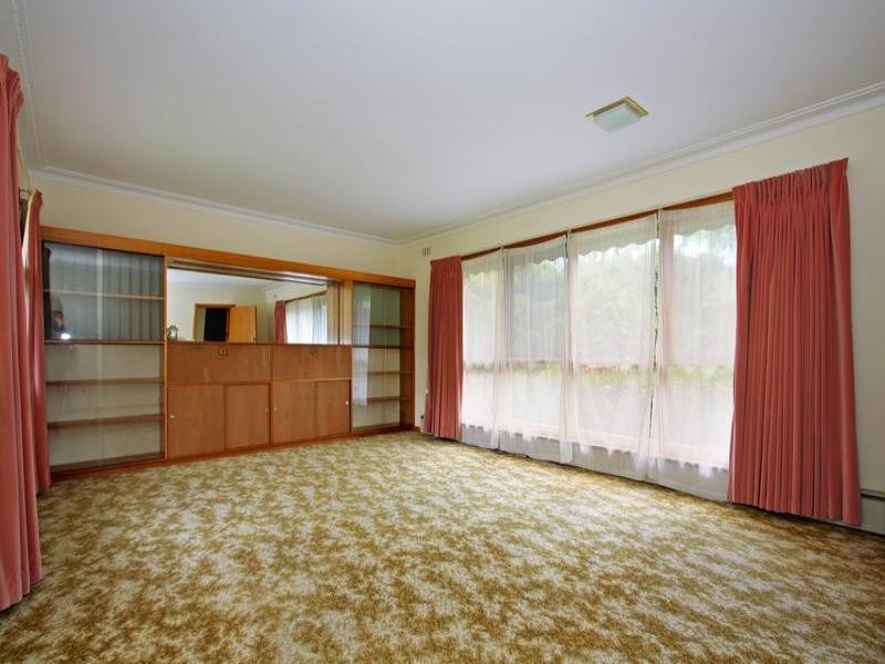 33 Cootamundra Avenue, Rosebud VIC 3939