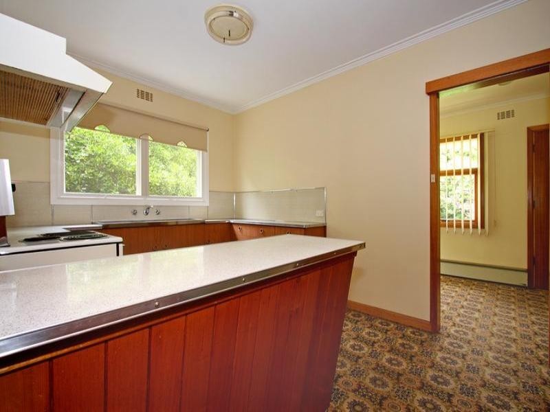 33 Cootamundra Avenue, Rosebud VIC 3939