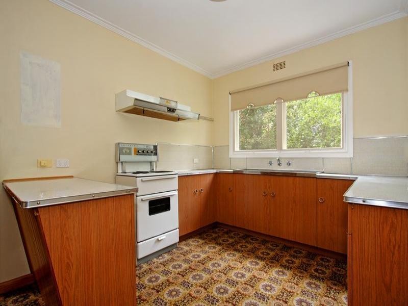 33 Cootamundra Avenue, Rosebud VIC 3939