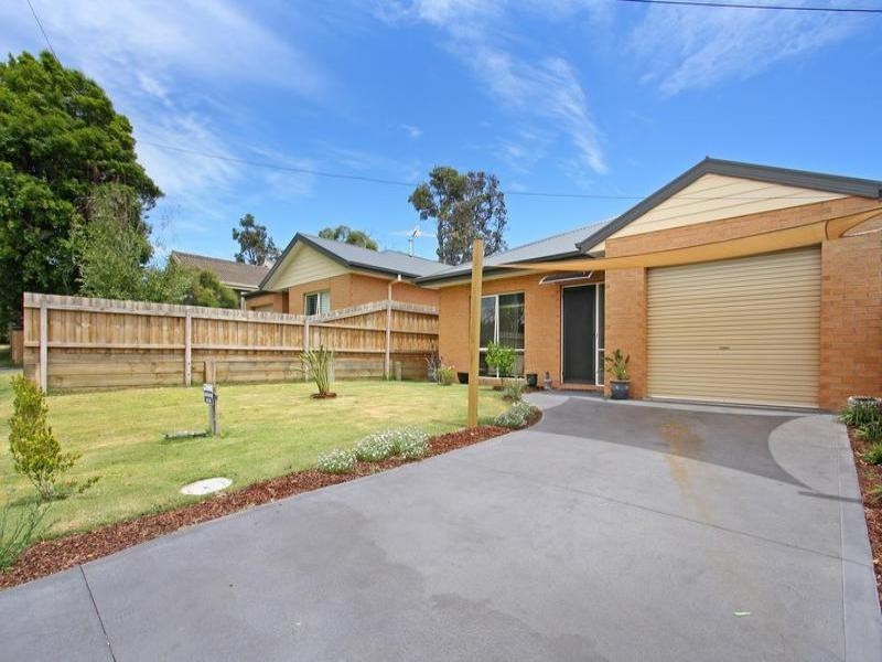 108 Fifth Avenue, Rosebud VIC 3939