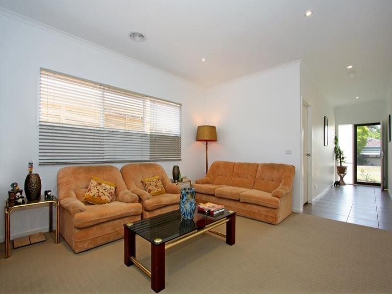 108 Fifth Avenue, Rosebud VIC 3939