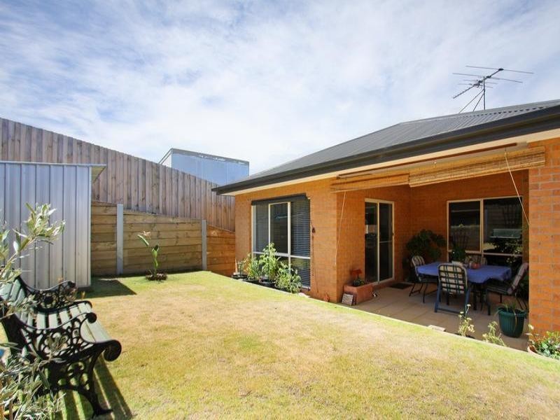 108 Fifth Avenue, Rosebud VIC 3939