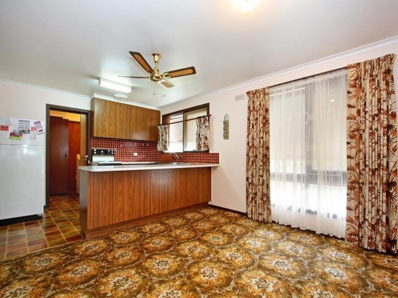 28 Chatfield Avenue, Rosebud VIC 3939