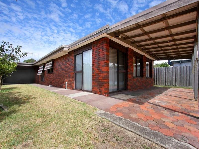 28 Chatfield Avenue, Rosebud VIC 3939