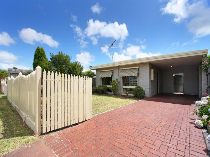 136 Second Avenue, Rosebud VIC 3939