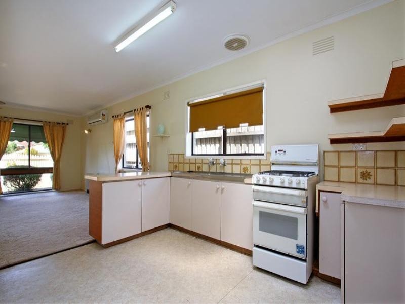 136 Second Avenue, Rosebud VIC 3939