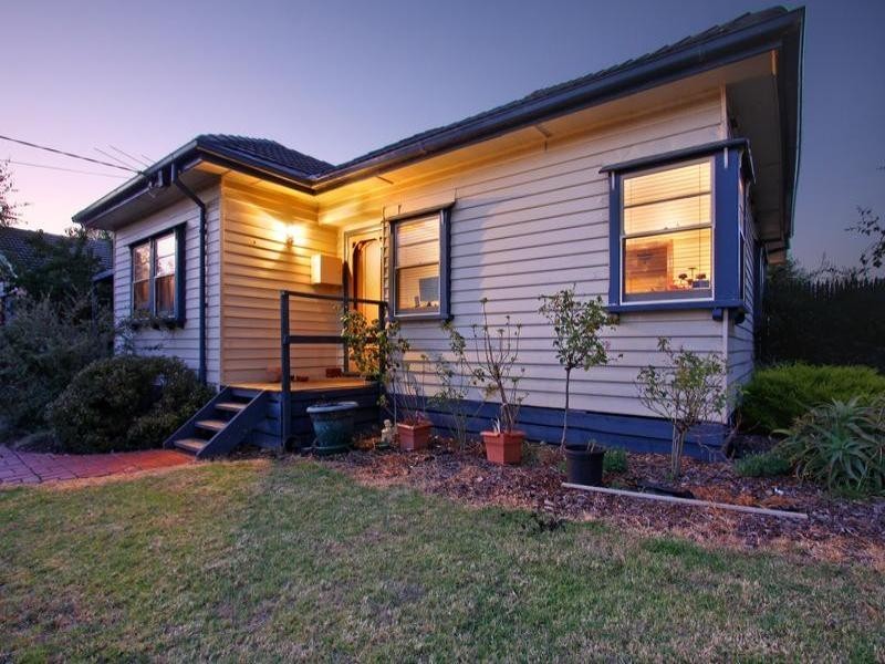 2 Tarwarri Avenue, Rosebud VIC 3939