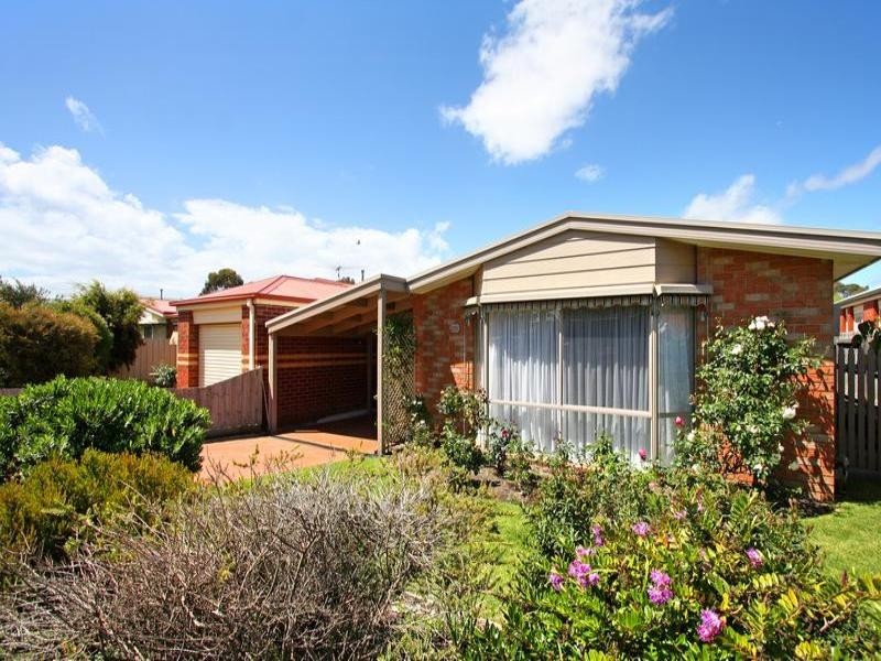 179 Third Avenue, Rosebud VIC 3939