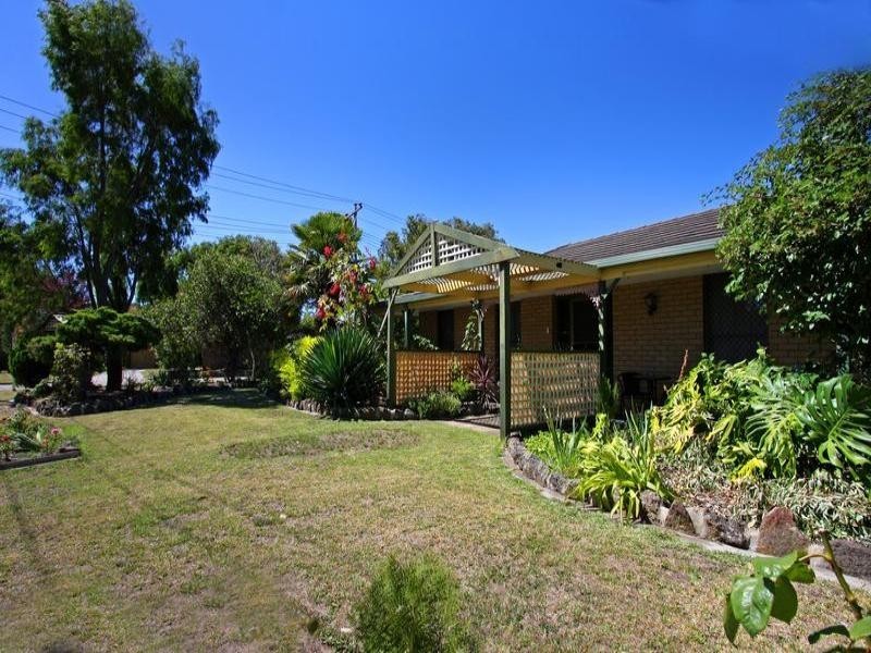 39 Moorfield Avenue, Rosebud VIC 3939