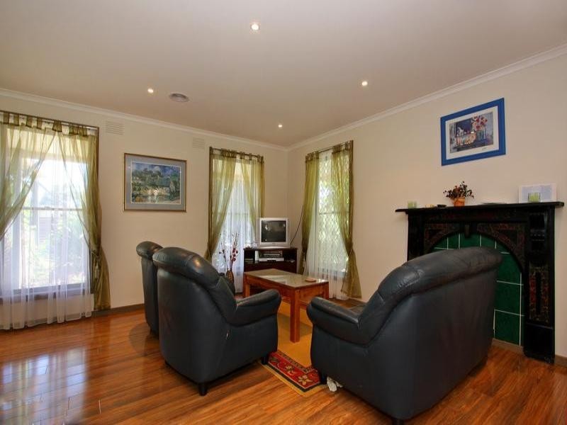 39 Moorfield Avenue, Rosebud VIC 3939