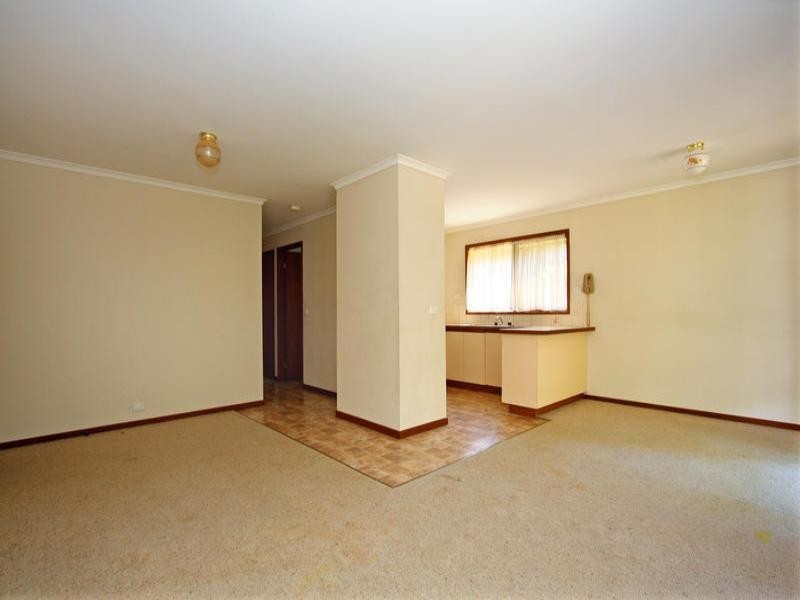 128 Fourth Avenue, Rosebud VIC 3939