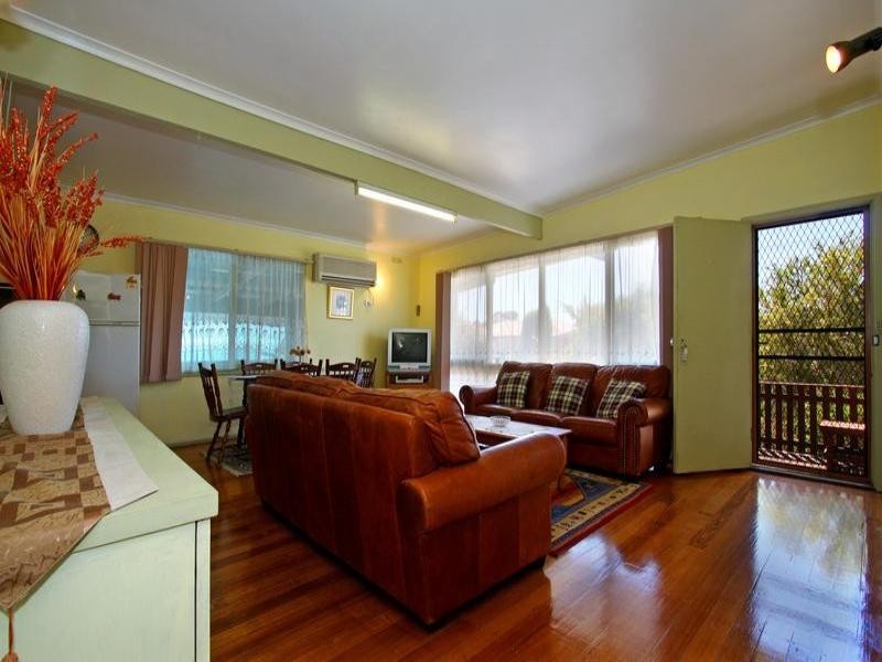 17 Watson Avenue, Dromana VIC 3936