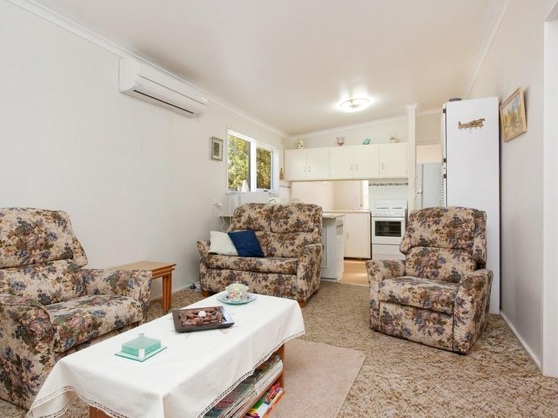 130 Ninth Avenue, Rosebud VIC 3939
