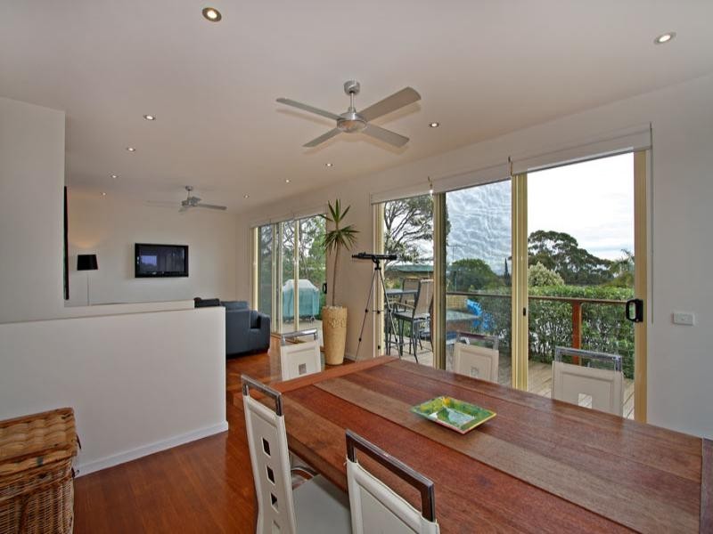 16 Chunar Grove, Mccrae VIC 3938