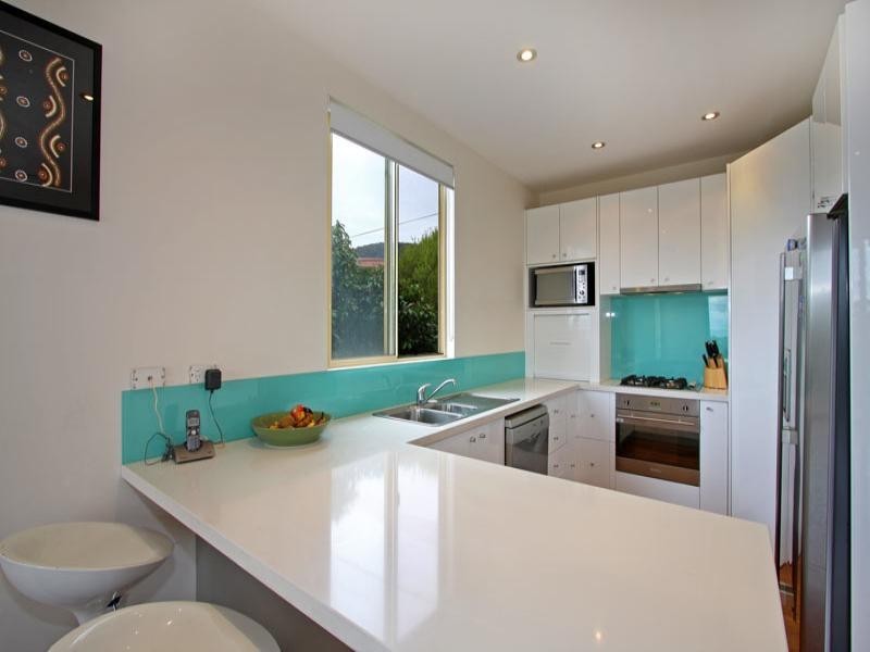 16 Chunar Grove, Mccrae VIC 3938